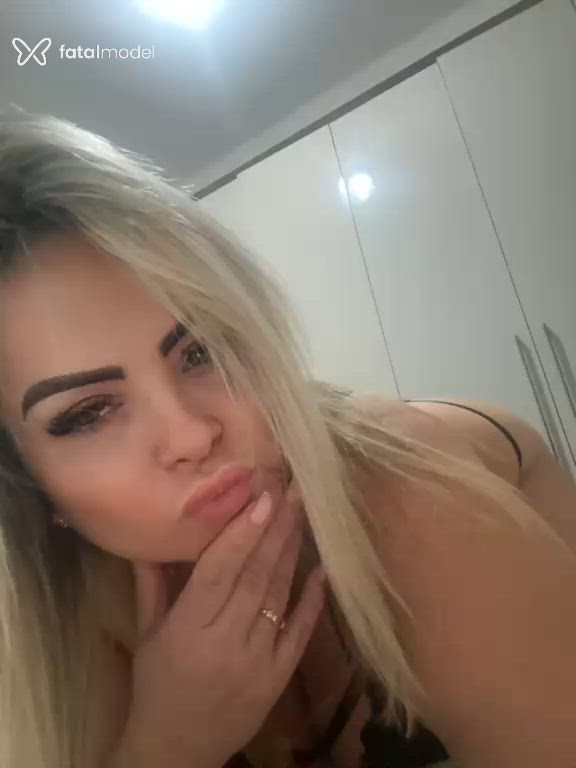 Acompanhante mulher loira (o) de olhos verdes em Colatina Acompanhante mulher loira (o) de olhos verdes em Colatina - BRUNA REIS