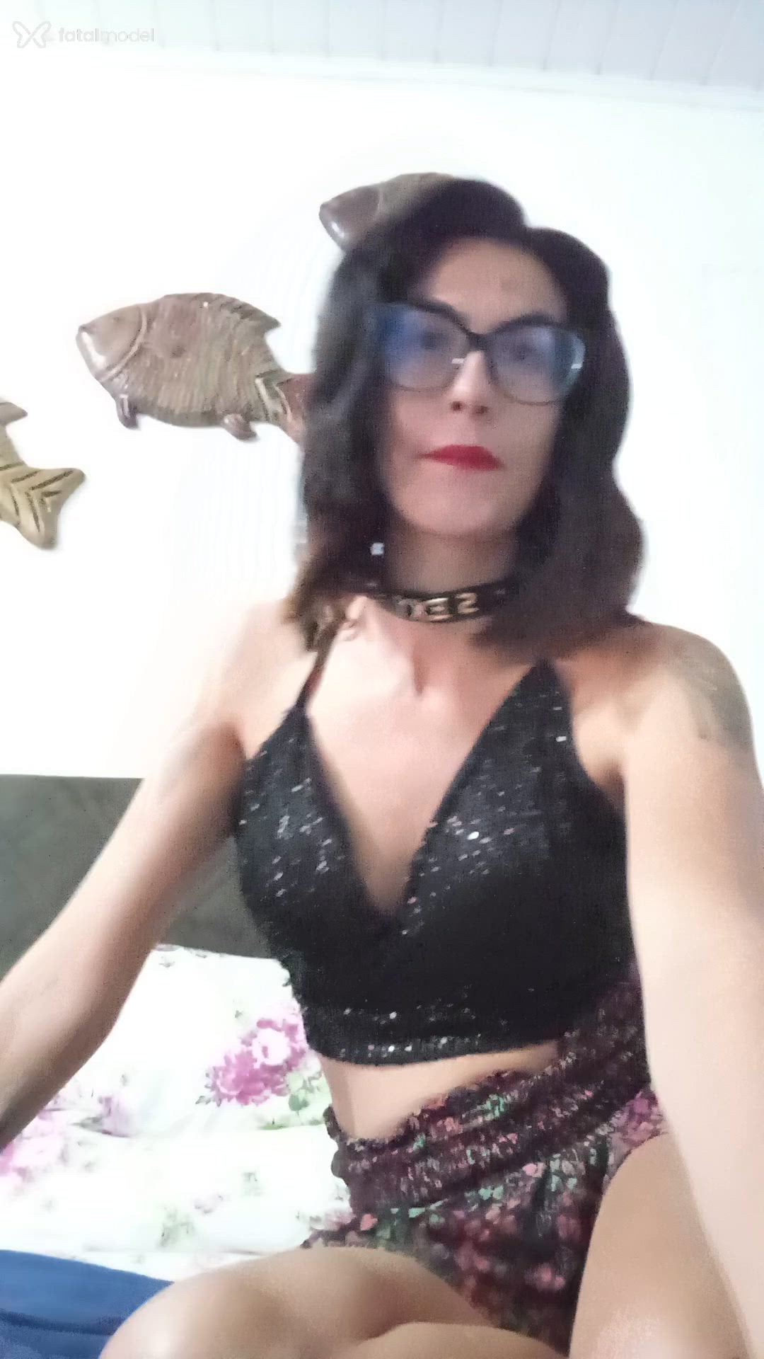 Acompanhante mulher morena (o) de olhos castanhos - Natiroots