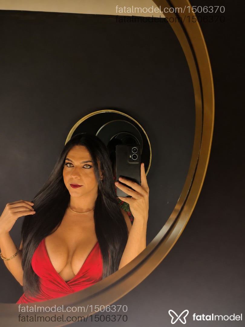 Acompanhante travesti morena (o) de olhos verdes em Brusque - Valentina Alves