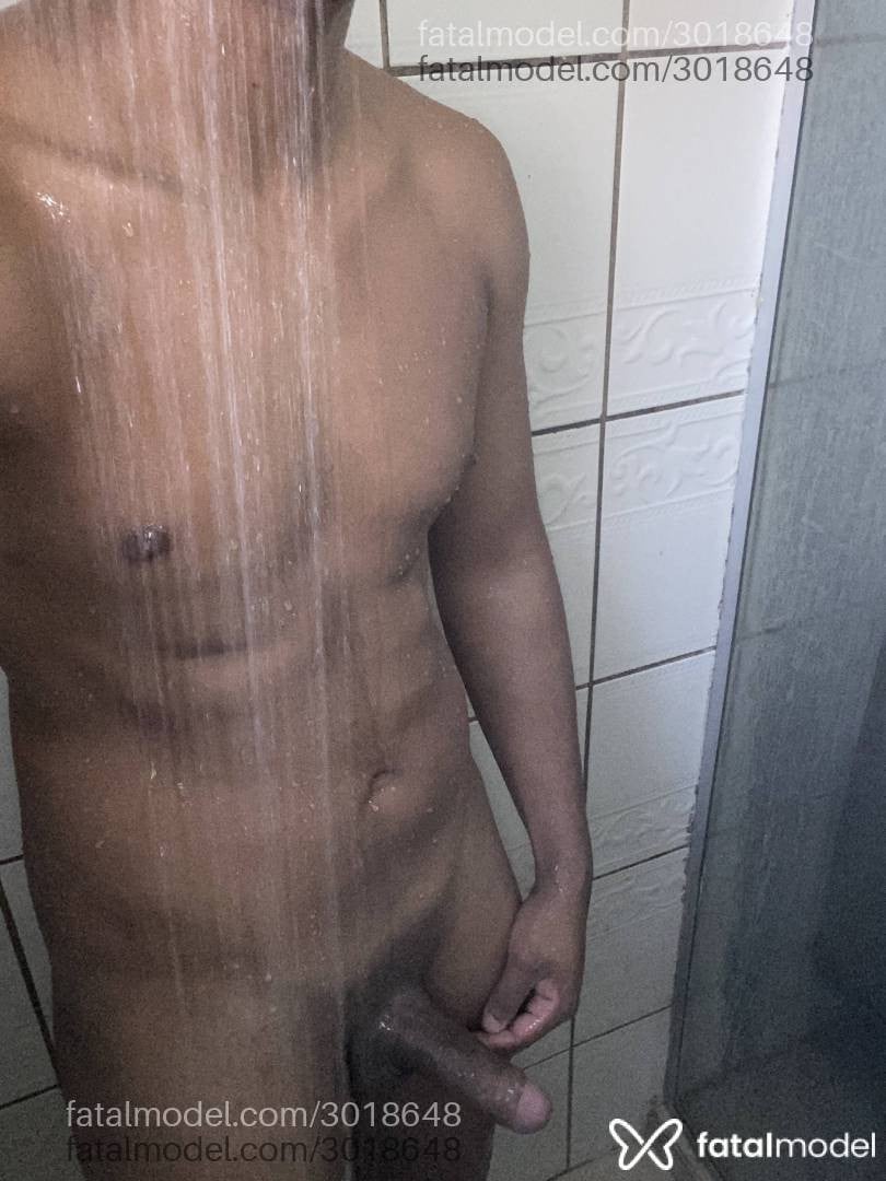Acompanhante homem com cabelo castanho de olhos pretos - Gustavo Acompanhante homem com cabelo castanho de olhos pretos - Gustavo