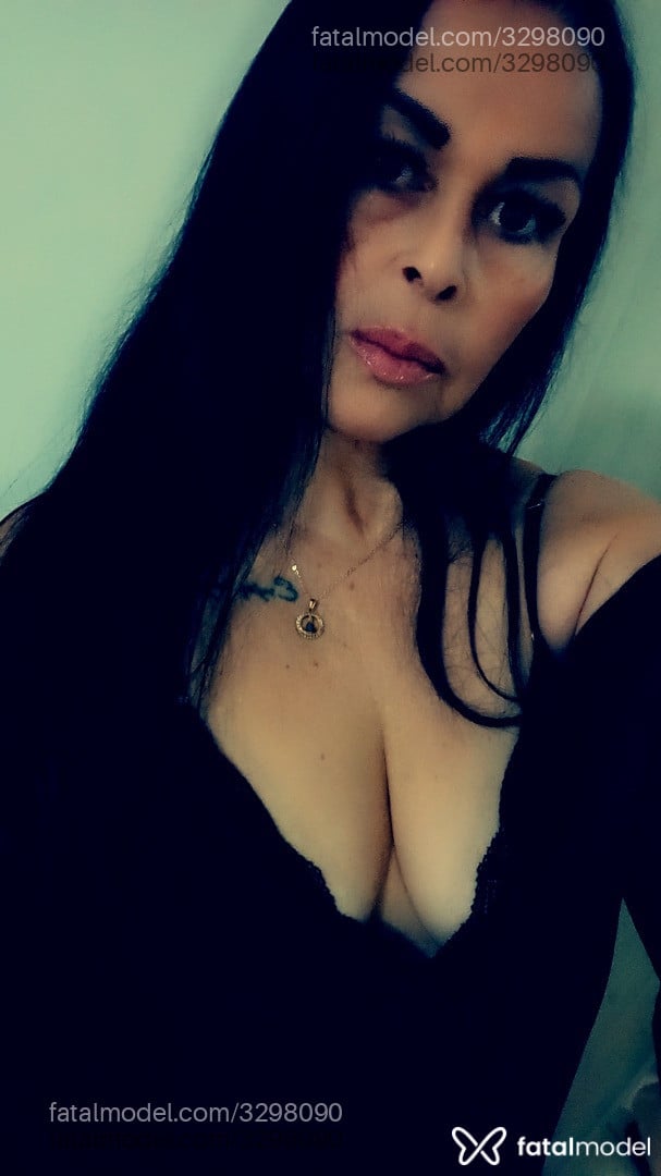 Acompanhante mulher morena (o) de olhos castanhos em Torres Acompanhante mulher morena (o) de olhos castanhos em Torres - Luna