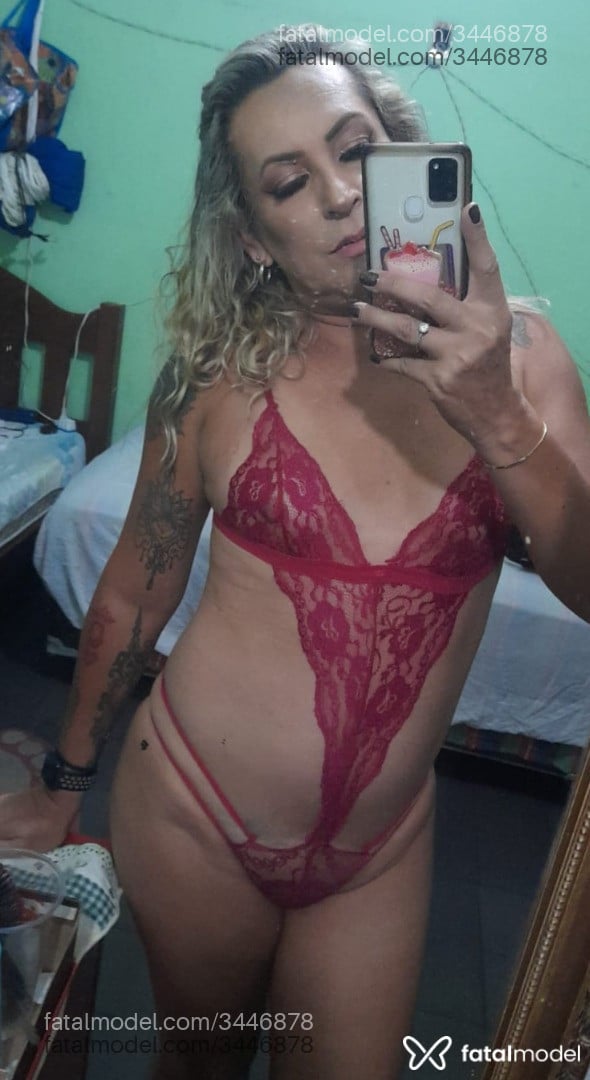 Acompanhante mulher trans loira (o) de olhos castanhos em Parintins - Olivert