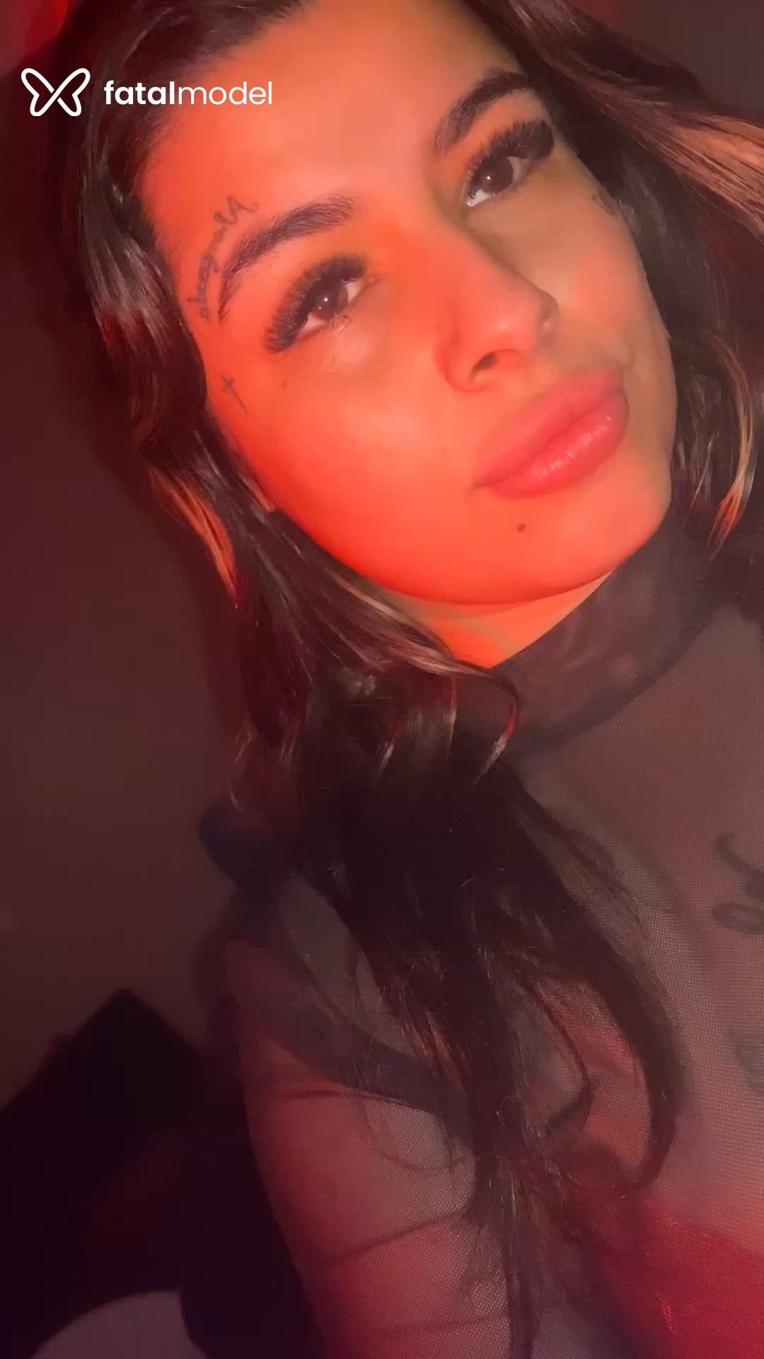 Acompanhante mulher com cabelo castanho de olhos castanhos - Ana