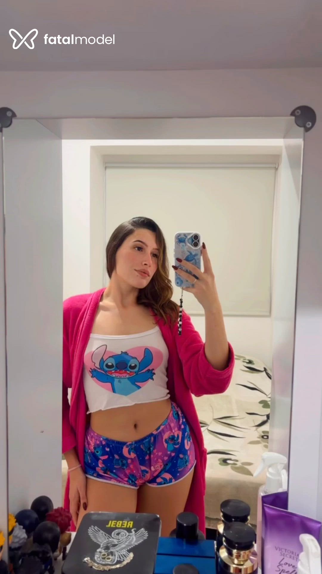 Acompanhante mulher com cabelo castanho de olhos castanhos - Mia Mii Acompanhante mulher com cabelo castanho de olhos castanhos - Mia Mii