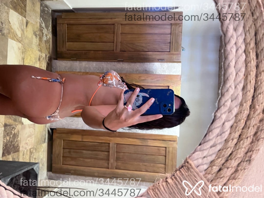 Acompanhante mulher com cabelo castanho de olhos castanhos em Brasília - Sol Moretti