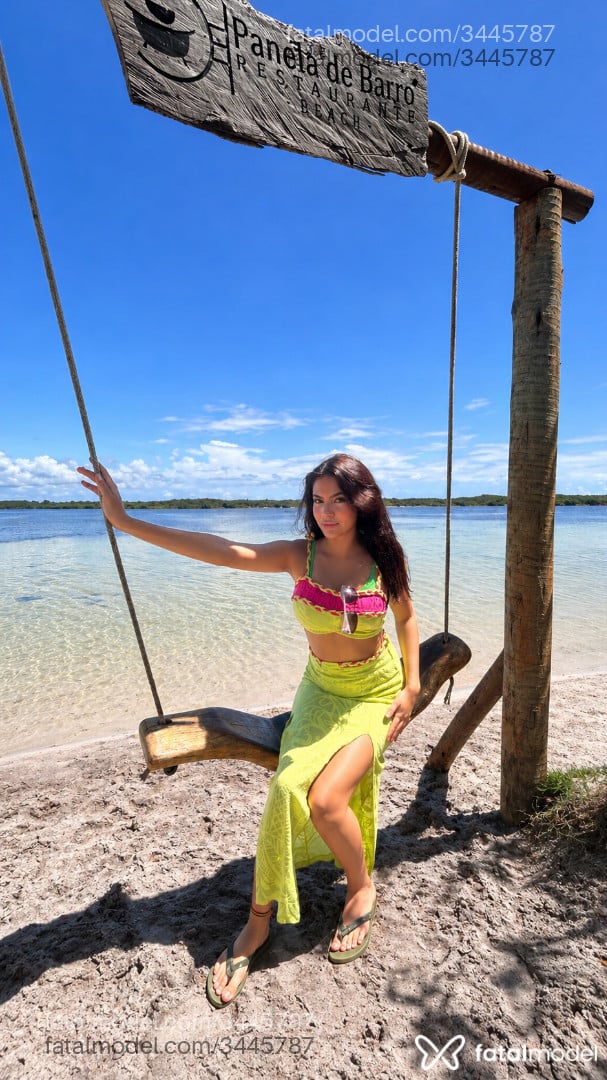 Acompanhante mulher com cabelo castanho de olhos castanhos em Brasília - Sol Moretti