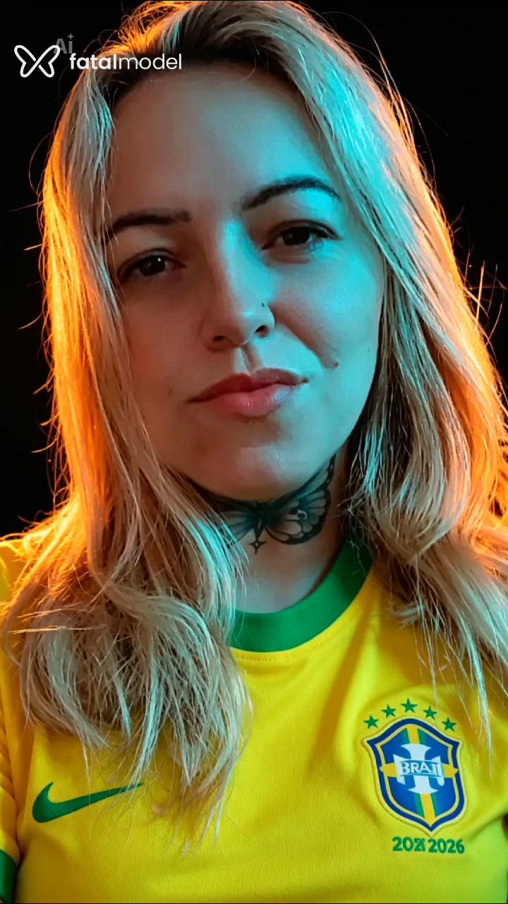 Acompanhante mulher loira (o) de olhos castanhos em Lages Acompanhante mulher loira (o) de olhos castanhos em Lages - Julia