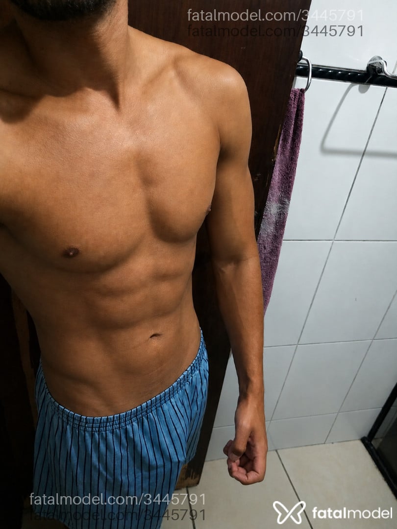 Acompanhante homem morena (o) de olhos castanhos em Osasco Acompanhante homem morena (o) de olhos castanhos em Osasco - MorenoGostoso