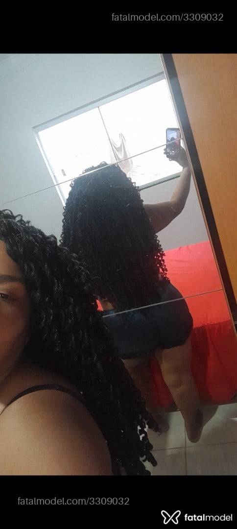 Acompanhante mulher morena (o) de olhos pretos em Trindade - Ninaah