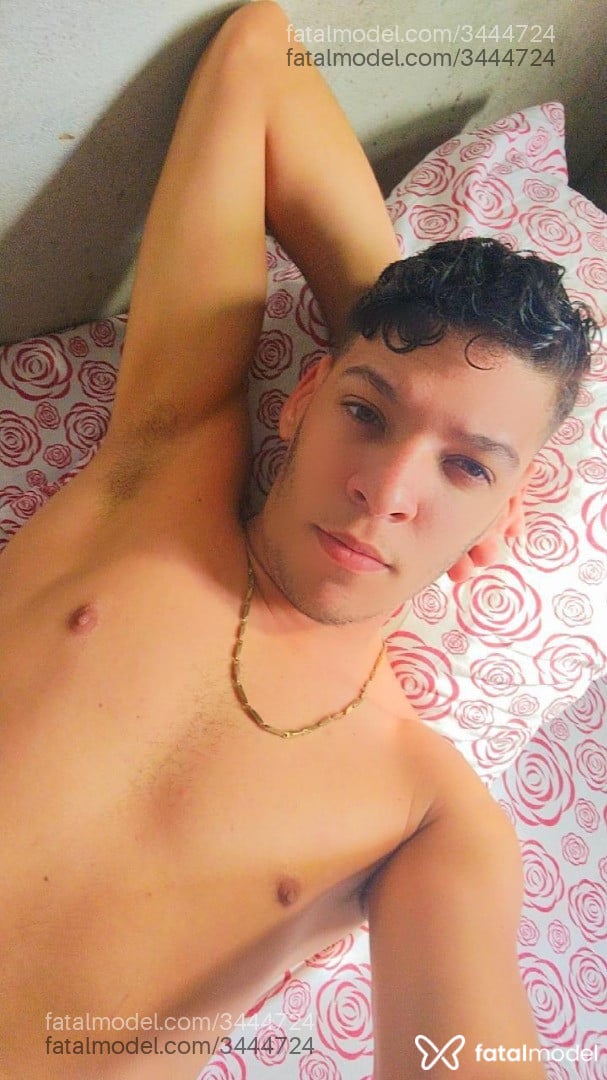 Acompanhante homem com cabelo castanho de olhos castanhos em Jaboatão dos Guararapes - Matheus