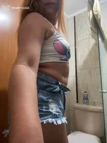 Acompanhante mulher trans ruiva (o) de olhos castanhos - Kalica