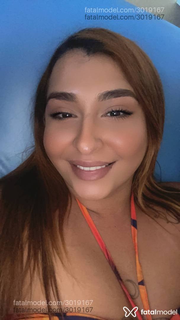 Acompanhante mulher trans ruiva (o) de olhos castanhos - Kalica