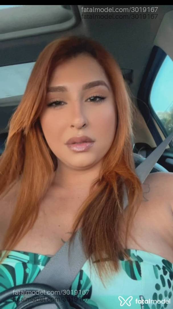 Acompanhante mulher trans ruiva (o) de olhos castanhos - Kalica