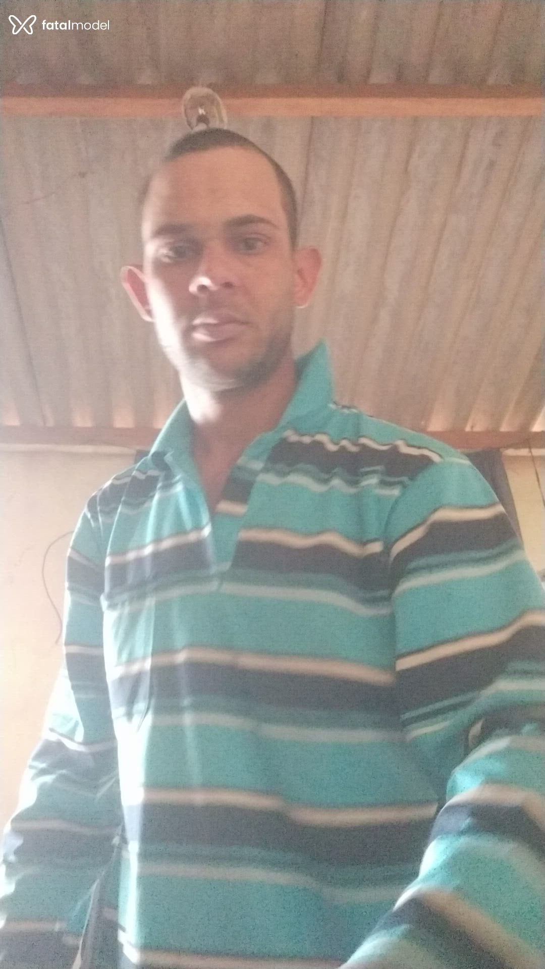 Acompanhante homem morena (o) de olhos castanhos - Geovani