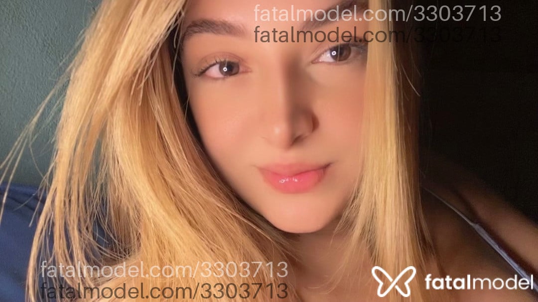 Acompanhante mulher loira (o) de olhos castanhos em Diamantino - Vitoria