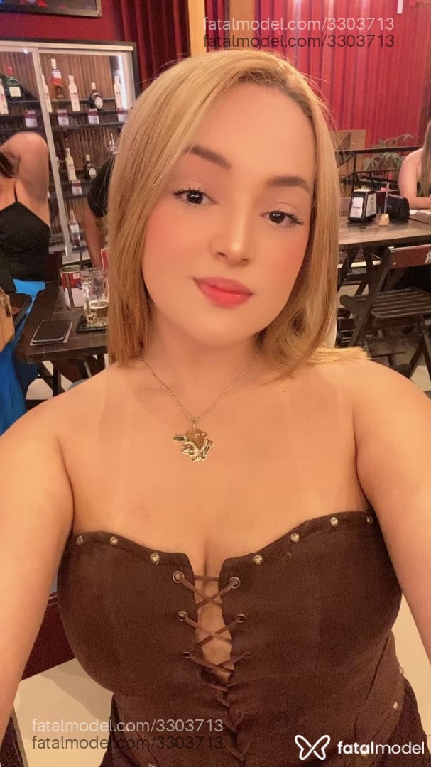 Acompanhante mulher loira (o) de olhos castanhos em Diamantino - Vitoria