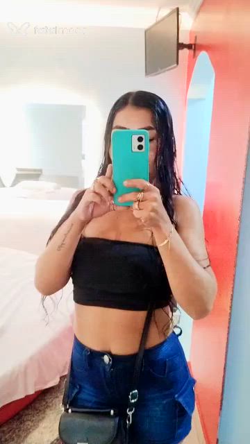 Acompanhante mulher morena (o) de olhos pretos - Chupeta Acompanhante mulher morena (o) de olhos pretos - Chupeta