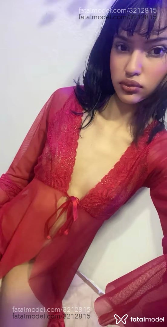Acompanhante mulher morena (o) de olhos pretos - Vivi Acompanhante mulher morena (o) de olhos pretos - Vivi
