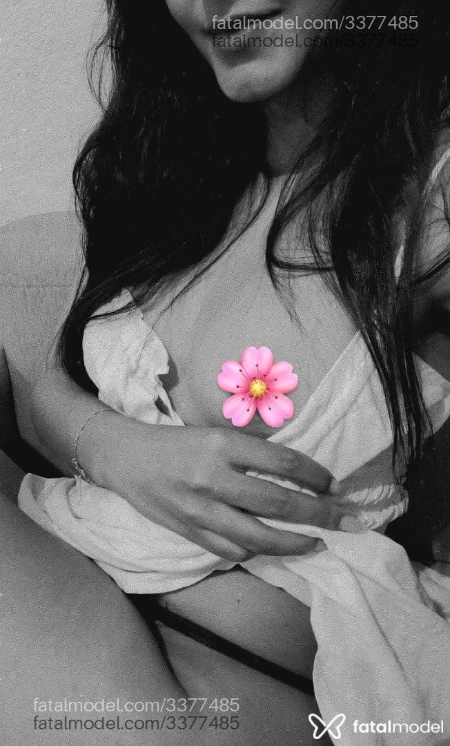 Acompanhante mulher com cabelo castanho de olhos castanhos em Florianópolis - Amora