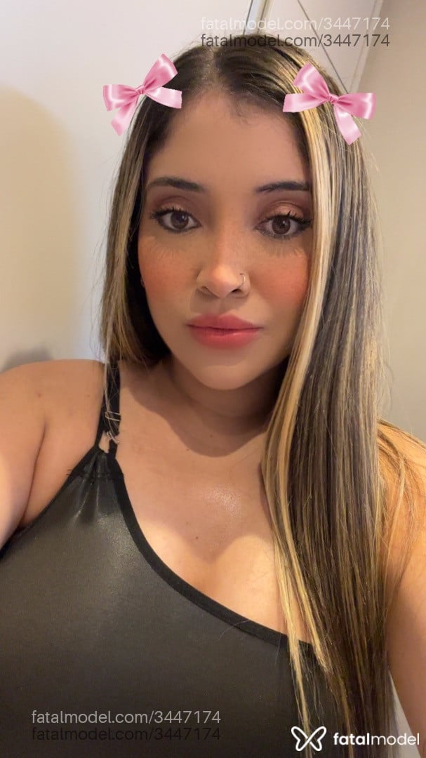 Acompanhante mulher loira (o) de olhos mel em São Paulo Acompanhante mulher loira (o) de olhos mel em São Paulo - Carol