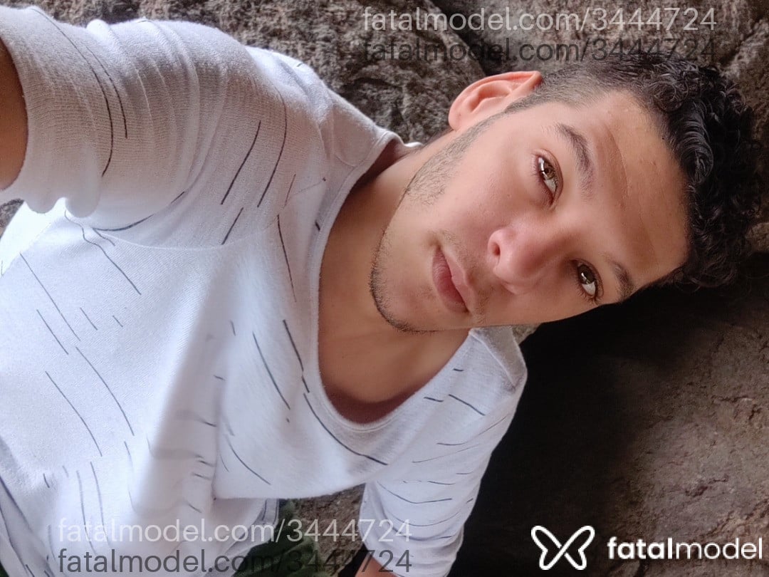 Acompanhante homem com cabelo castanho de olhos castanhos em Jaboatão dos Guararapes Acompanhante homem com cabelo castanho de olhos castanhos em Jaboatão dos Guararapes - Matheus