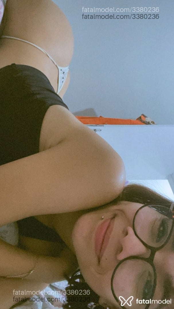 Acompanhante mulher com cabelo castanho de olhos castanhos em Vitória - Keilinha