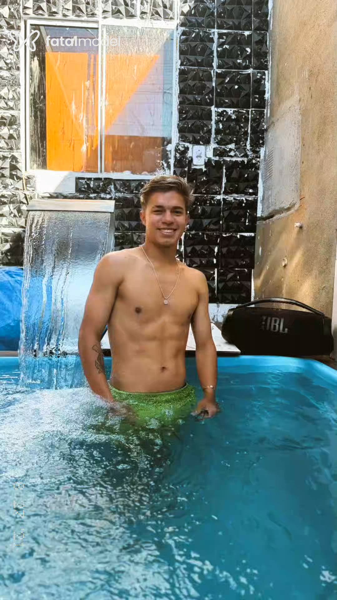 Acompanhante homem com cabelo castanho de olhos castanhos em Goiânia - Fernandes