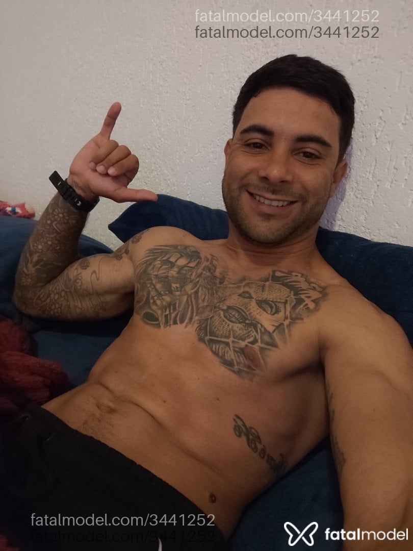 Acompanhante homem morena (o) de olhos pretos em Biguaçu - Tatuadofloripa