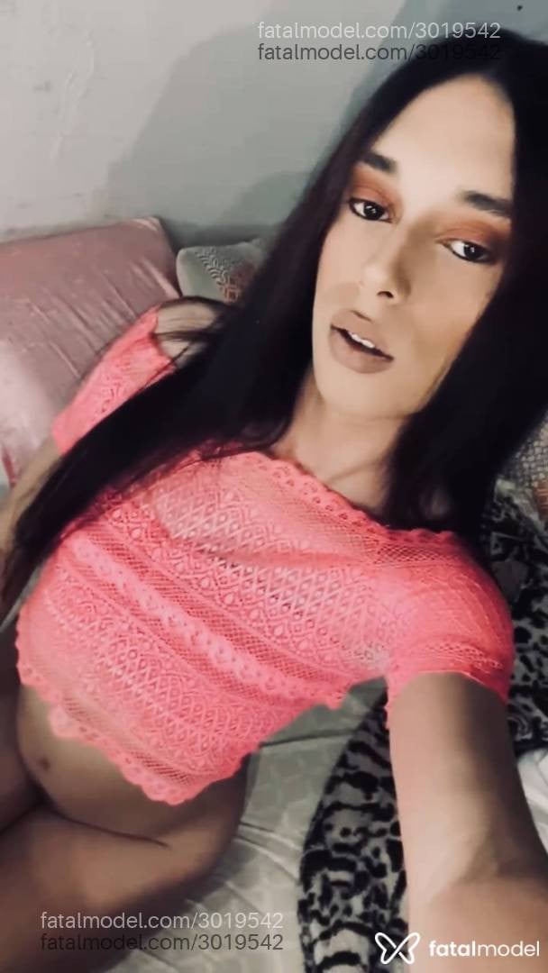 Acompanhante mulher trans morena (o) de olhos pretos - Alice