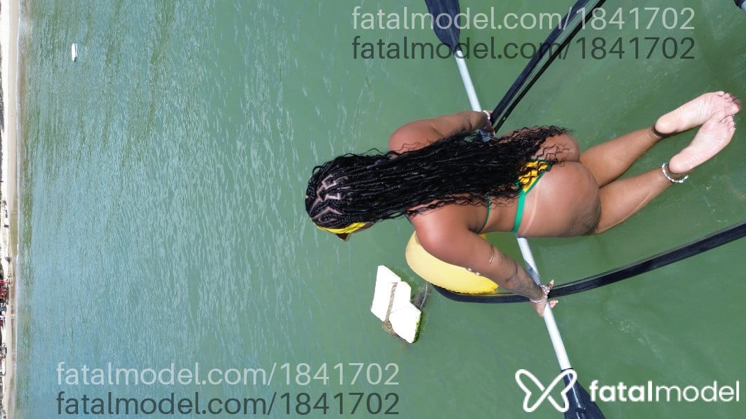 Acompanhante mulher morena (o) de olhos castanhos - Karol Rodrigues