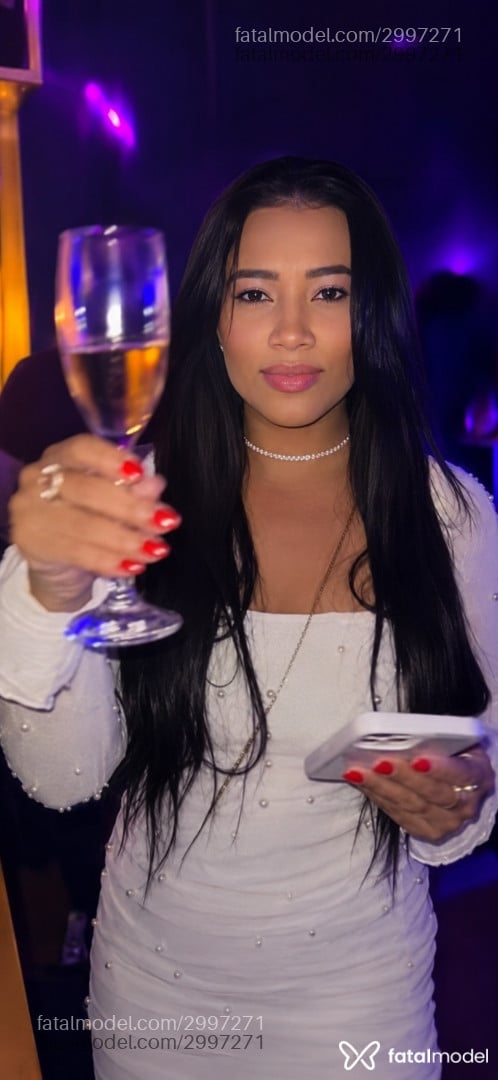 Acompanhante mulher morena (o) de olhos mel em Goiânia - Aimée Giovanna