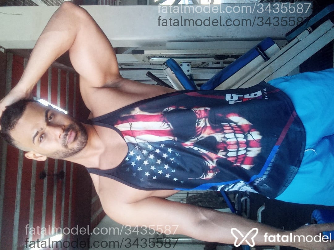 Acompanhante homem morena (o) de olhos castanhos em Rio de Janeiro - Tom Elis