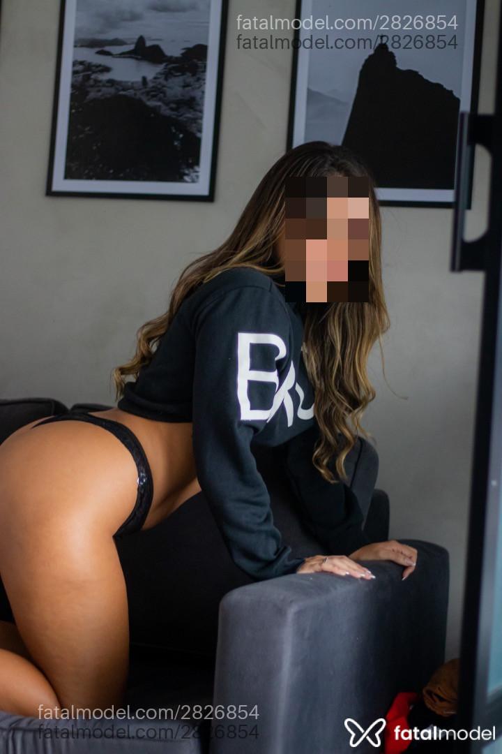 Acompanhante mulher loira (o) de olhos mel em Bom Despacho - Laura