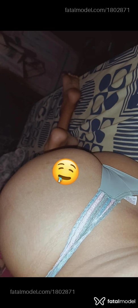 Acompanhante mulher morena (o) de olhos castanhos - Nenê Acompanhante mulher morena (o) de olhos castanhos - Nenê