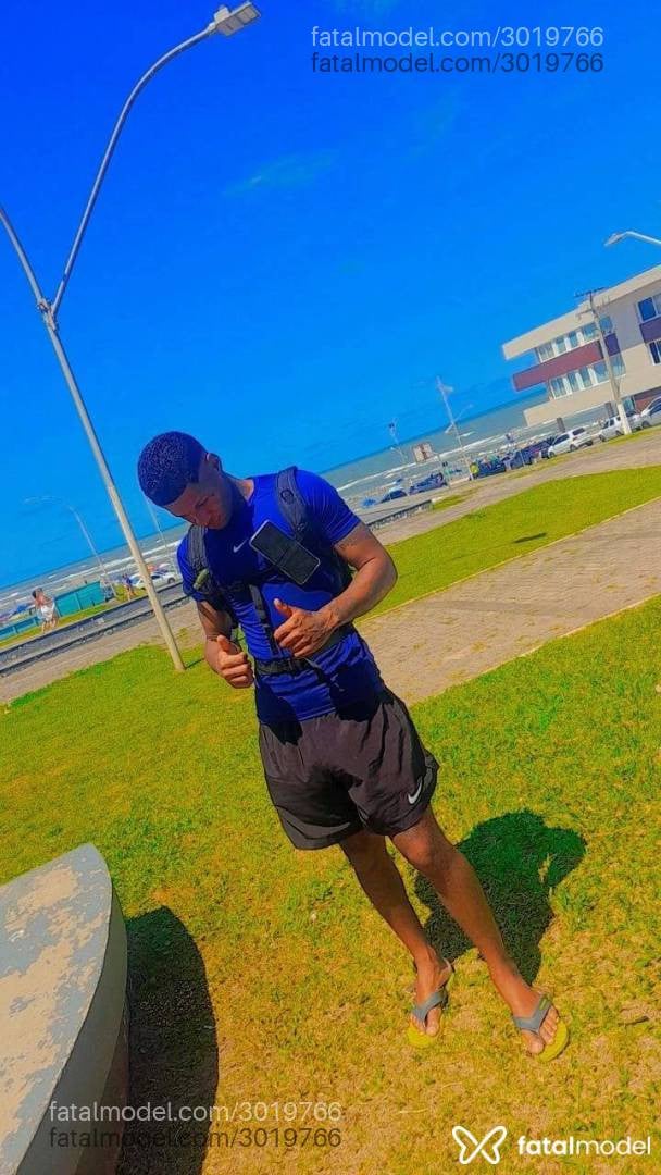 Acompanhante homem com cabelo castanho de olhos mel em Passo de Torres - Douglas Alves