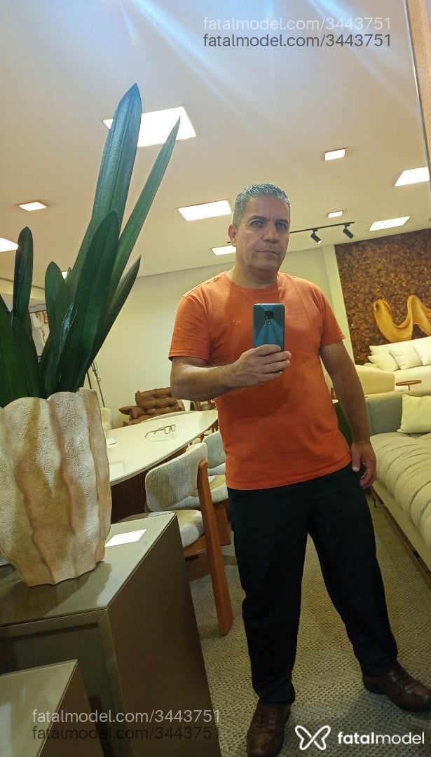 Acompanhante homem com cabelo grisalho de olhos verdes em São Paulo Acompanhante homem com cabelo grisalho de olhos verdes em São Paulo - Henrique
