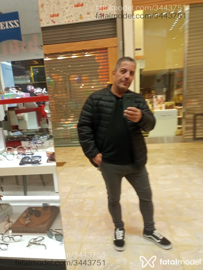 Acompanhante homem com cabelo grisalho de olhos verdes em São Paulo Acompanhante homem com cabelo grisalho de olhos verdes em São Paulo - Henrique
