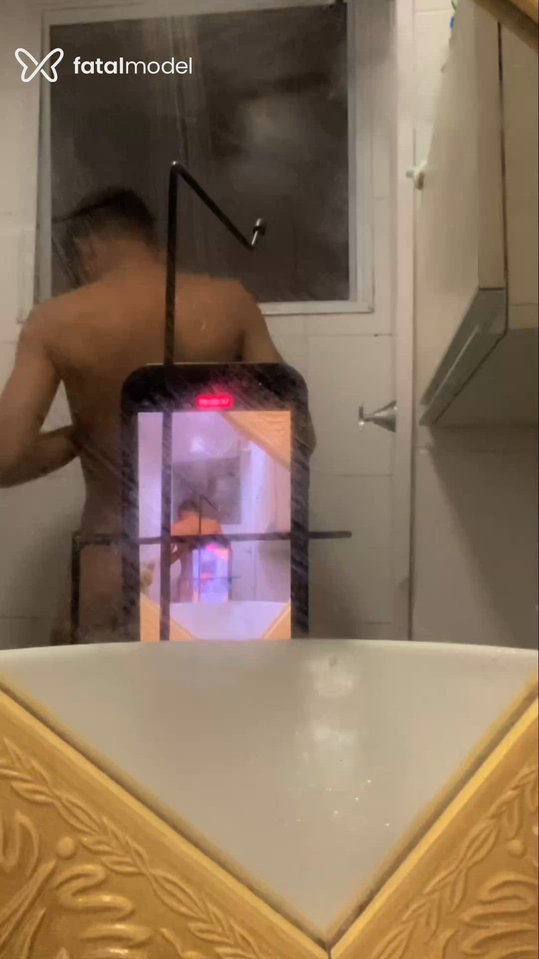 Acompanhante homem morena (o) de olhos pretos - Gustavo Acompanhante homem morena (o) de olhos pretos - Gustavo