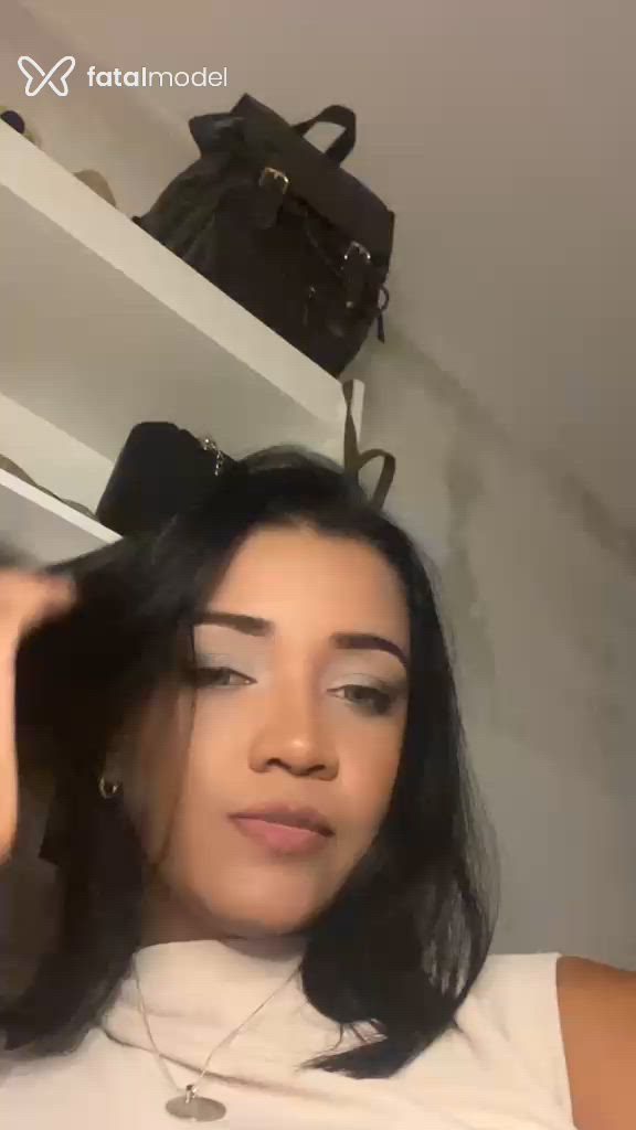 Acompanhante mulher morena (o) de olhos castanhos - Laíssa Acompanhante mulher morena (o) de olhos castanhos - Laíssa