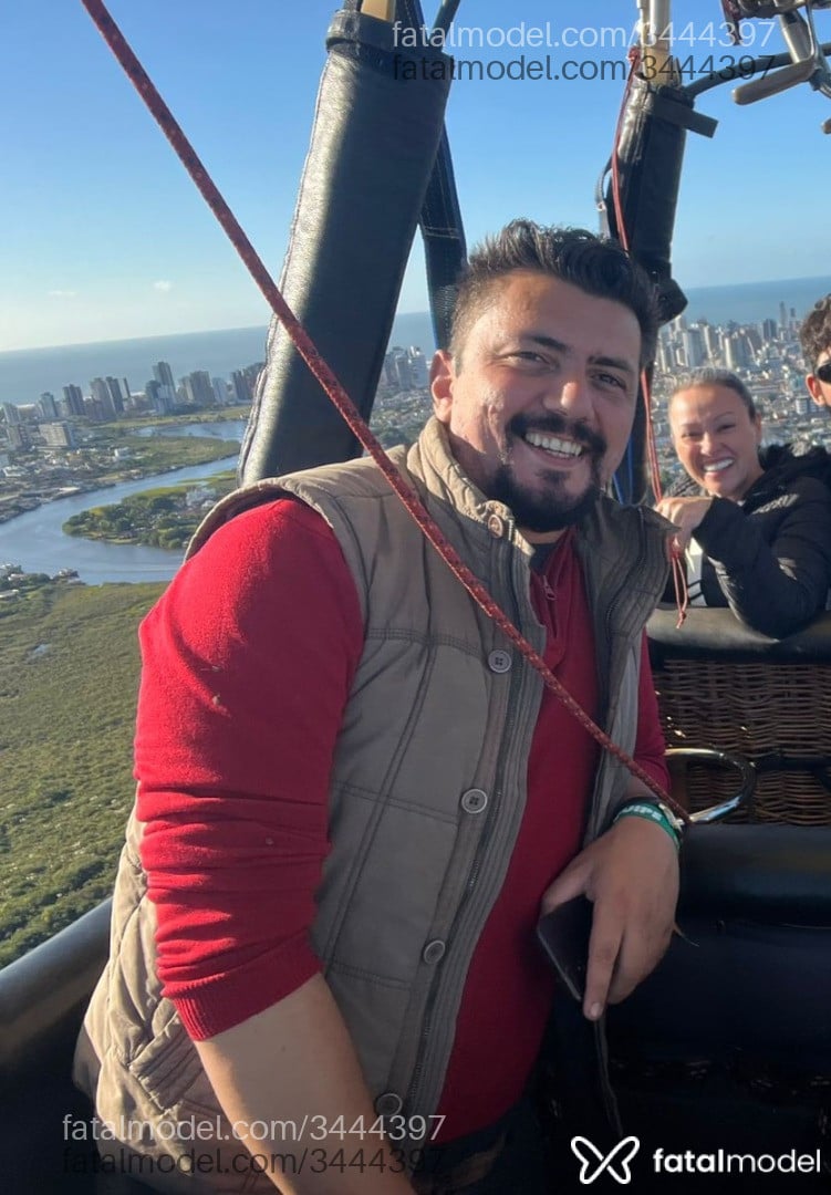 Acompanhante homem com cabelo castanho de olhos castanhos em Torres Acompanhante homem com cabelo castanho de olhos castanhos em Torres - Sigilofronteira