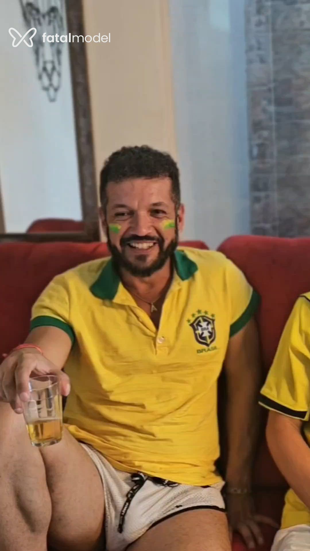 Acompanhante homem com cabelo castanho de olhos castanhos em Garanhuns Acompanhante homem com cabelo castanho de olhos castanhos em Garanhuns - Andrew Corsini