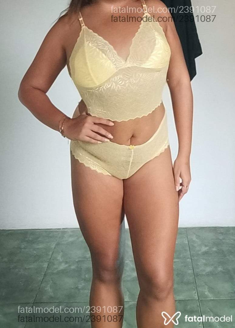 Acompanhante mulher morena (o) de olhos castanhos - Anne Acompanhante mulher morena (o) de olhos castanhos - Anne