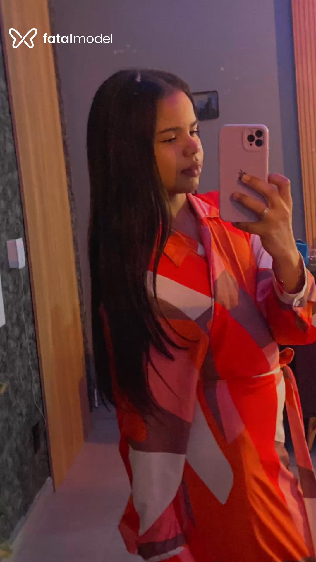 Acompanhante mulher trans morena (o) de olhos castanhos em Florianópolis - Vitória