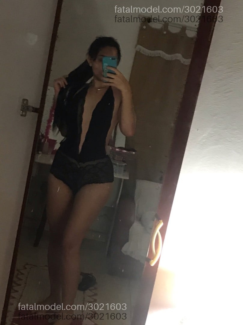Acompanhante mulher trans com cabelo castanho de olhos castanhos - Annaa