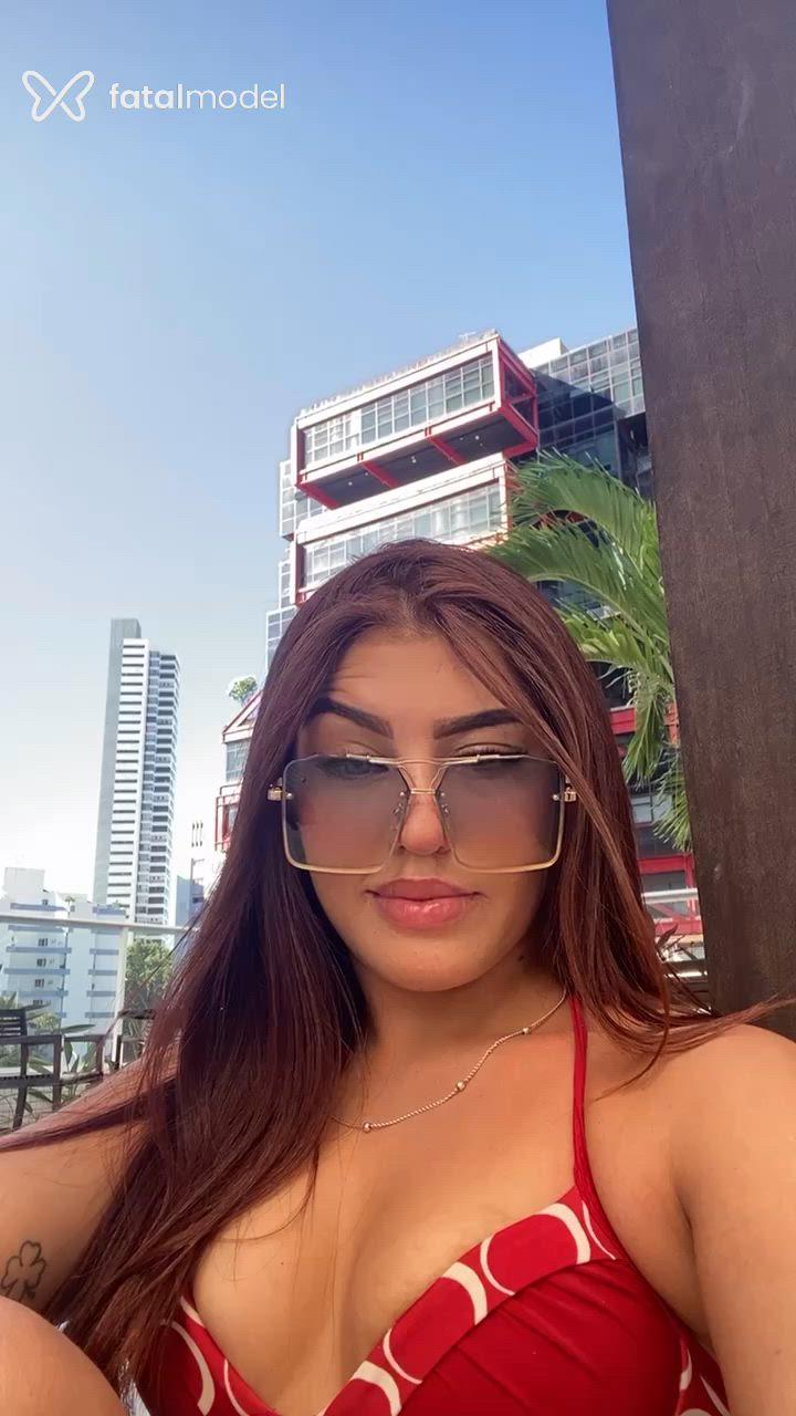 Acompanhante mulher ruiva (o) de olhos mel - Anne Martins