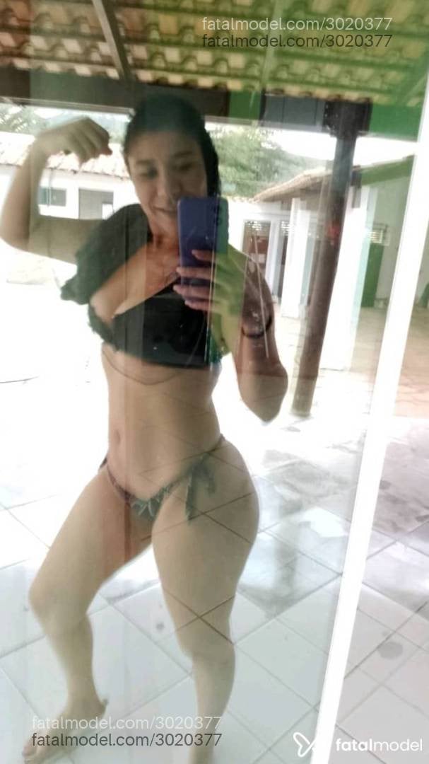 Acompanhante mulher morena (o) de olhos mel em Janaúba Acompanhante mulher morena (o) de olhos mel em Janaúba - Bianna