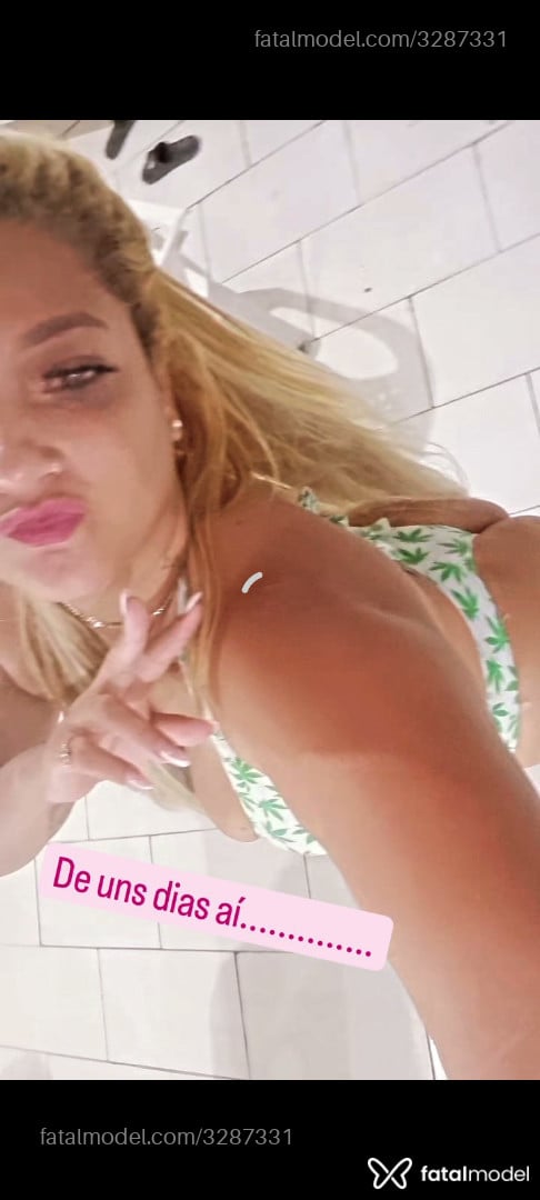 Acompanhante mulher loira (o) de olhos mel em Macaé - Leona