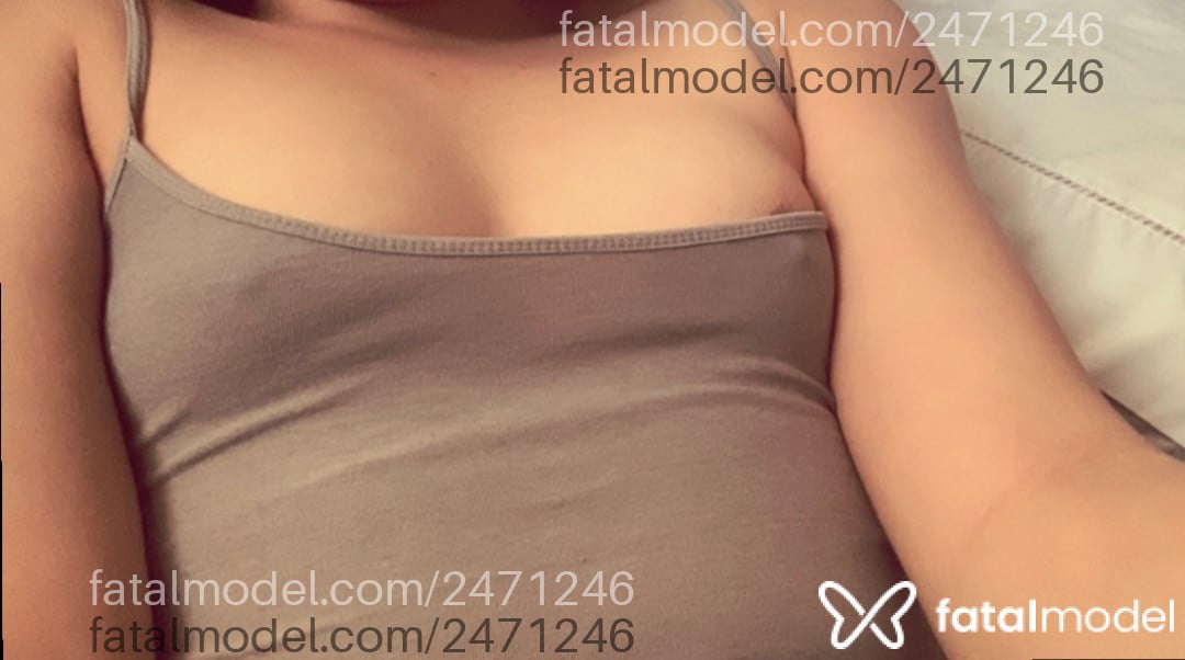 Acompanhante mulher trans com cabelo castanho de olhos mel em Joinville - Imola
