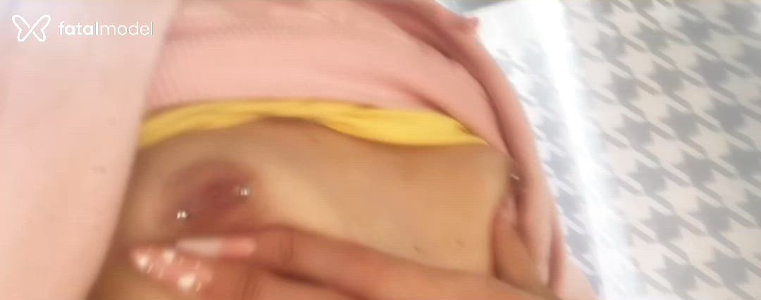 Acompanhante mulher trans morena (o) de olhos mel em Gravataí Acompanhante mulher trans morena (o) de olhos mel em Gravataí - Bella