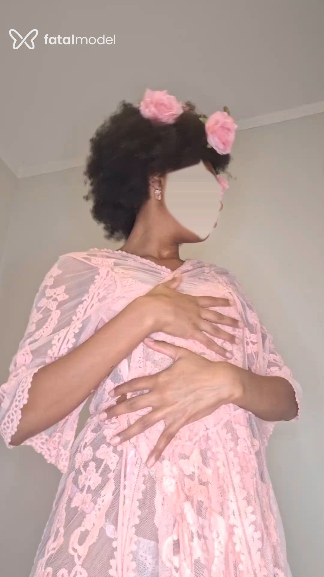 Acompanhante mulher morena (o) de olhos pretos - Kristall Acompanhante mulher morena (o) de olhos pretos - Kristall